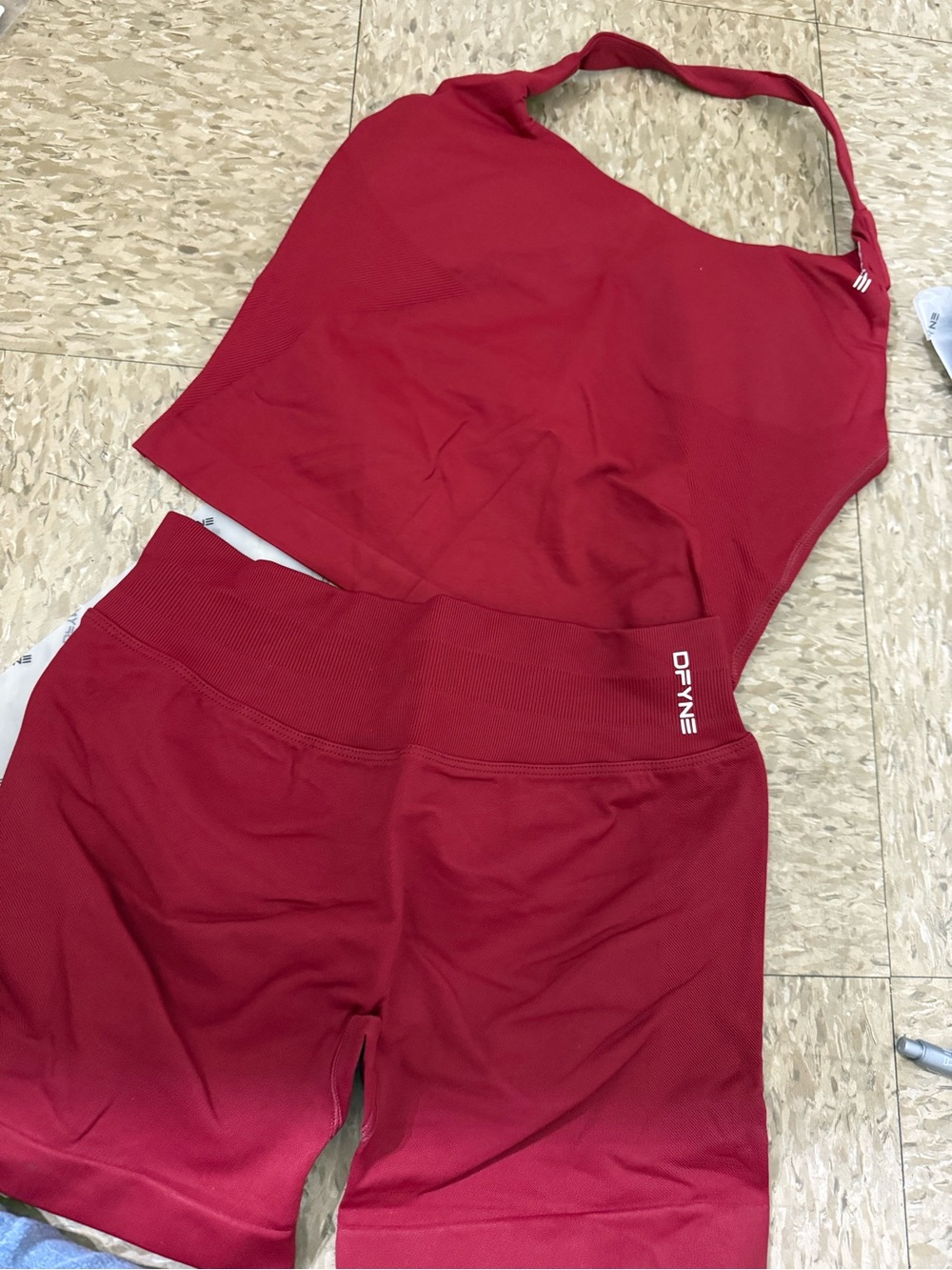 DFYNE Women’s Red Seamless Crop Top & Shorts Set